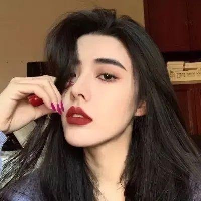 年过半百她美又飒